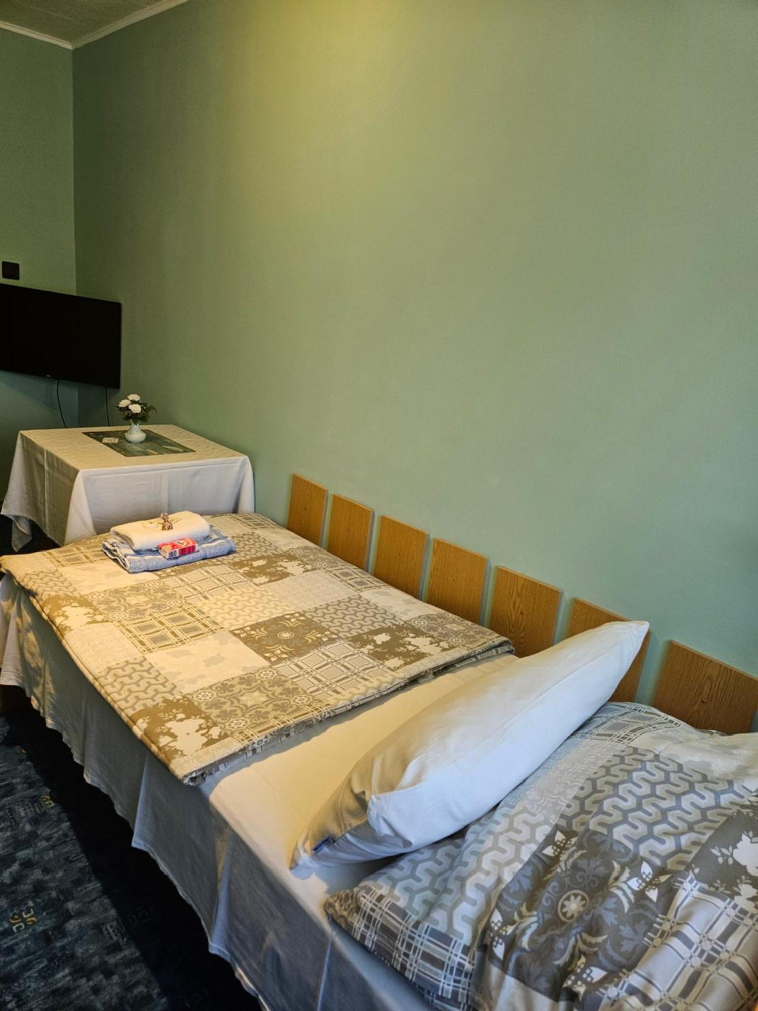 Guest House Pod Lesem Merklin エクステリア 写真